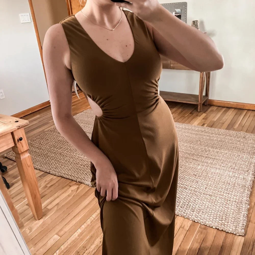 Significant Other Ingrid Cutout Back Adjustable Formal Dress in Dark Gold